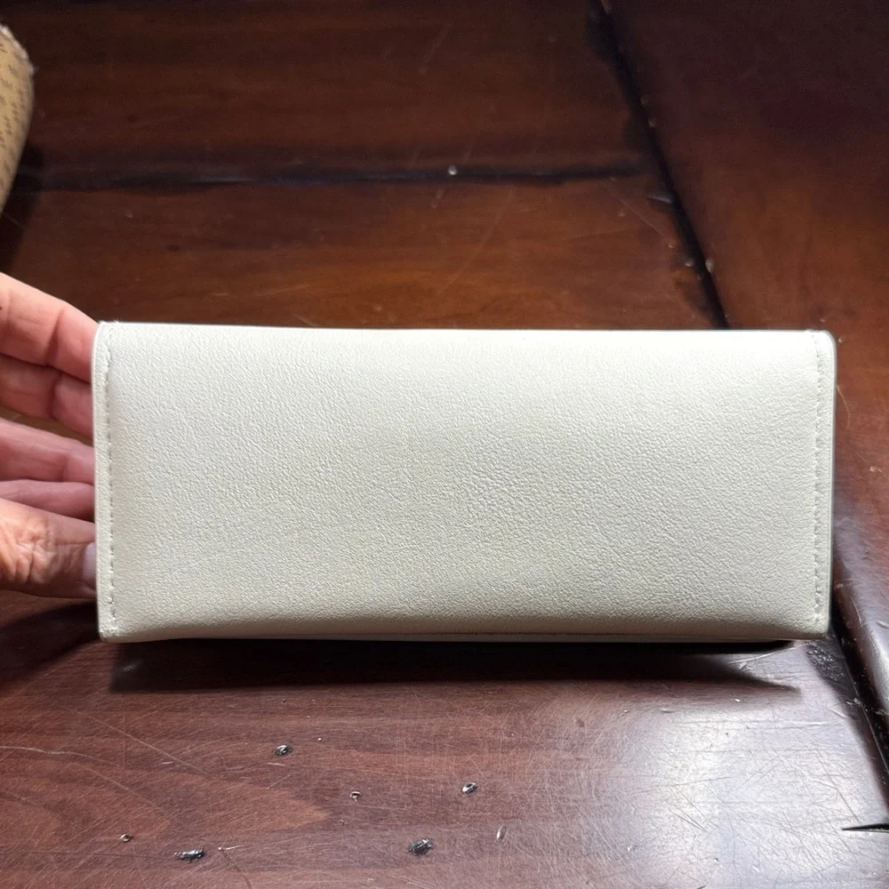Article One Cream Eyeglass Case Snap Closure